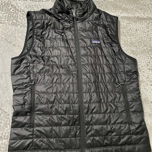 Mens Patagonia puff light weight vest  size large  black